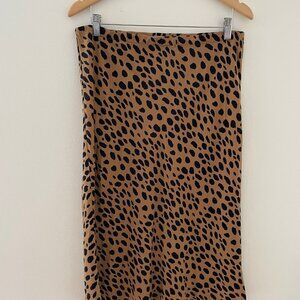 Aquarius Cocktail woman's 100% silk leopard skirt size 3, Excellent condition